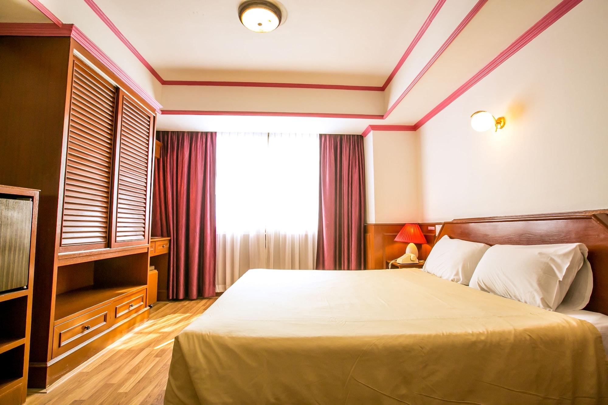 Elizabeth Hotel Bangkok Exterior photo